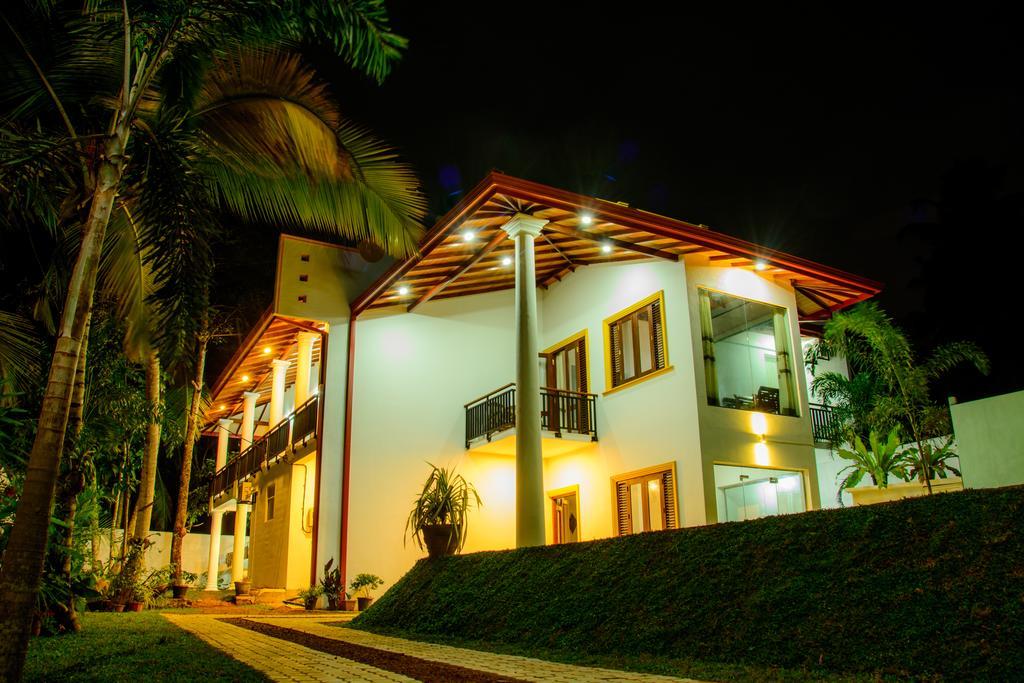 Villa White Hikkaduwa Buitenkant foto