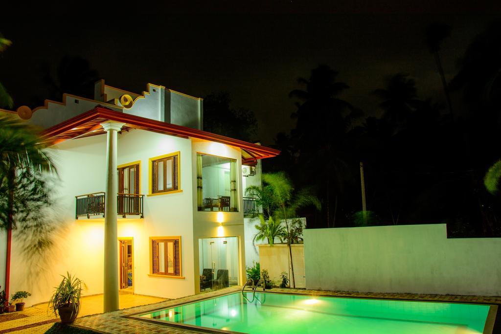 Villa White Hikkaduwa Buitenkant foto