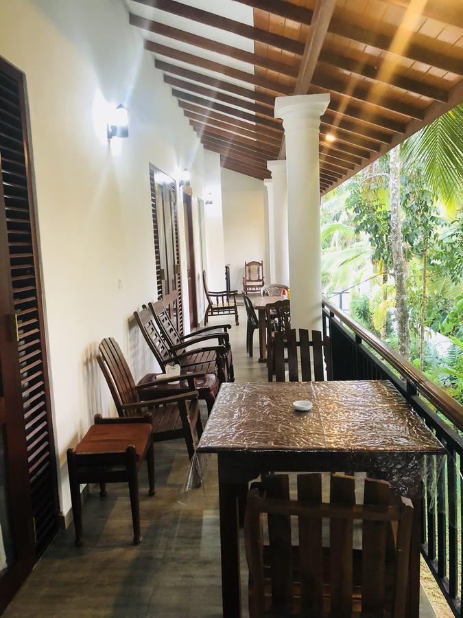 Villa White Hikkaduwa Buitenkant foto