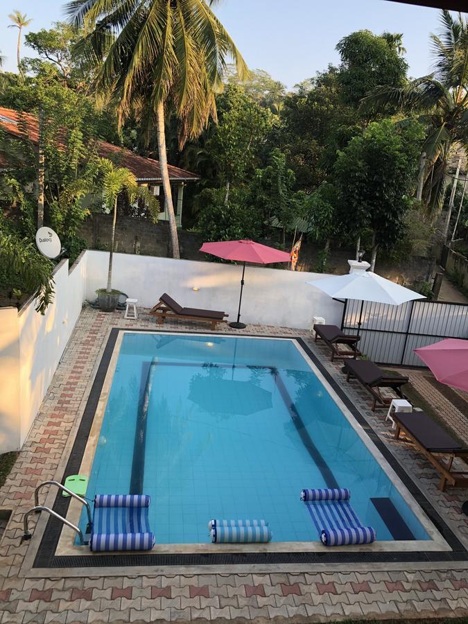 Villa White Hikkaduwa Buitenkant foto