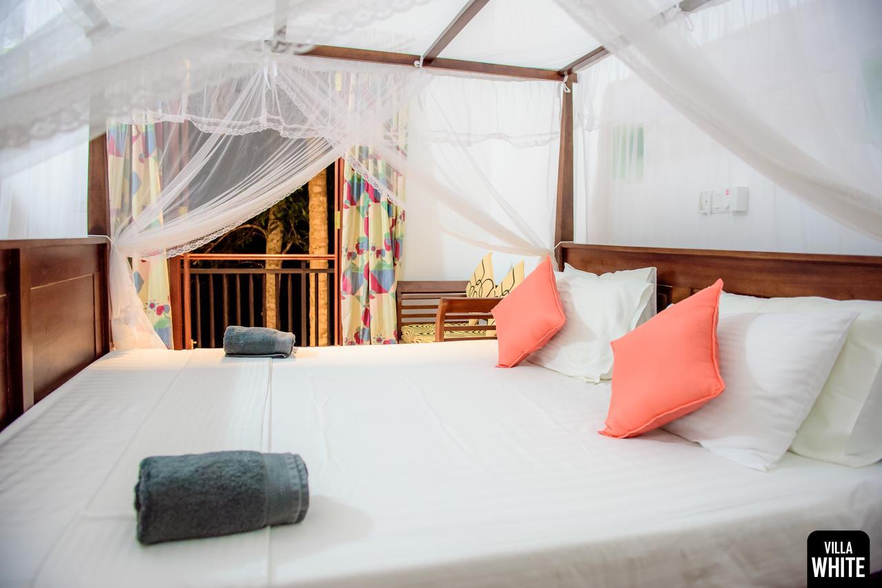Villa White Hikkaduwa Buitenkant foto