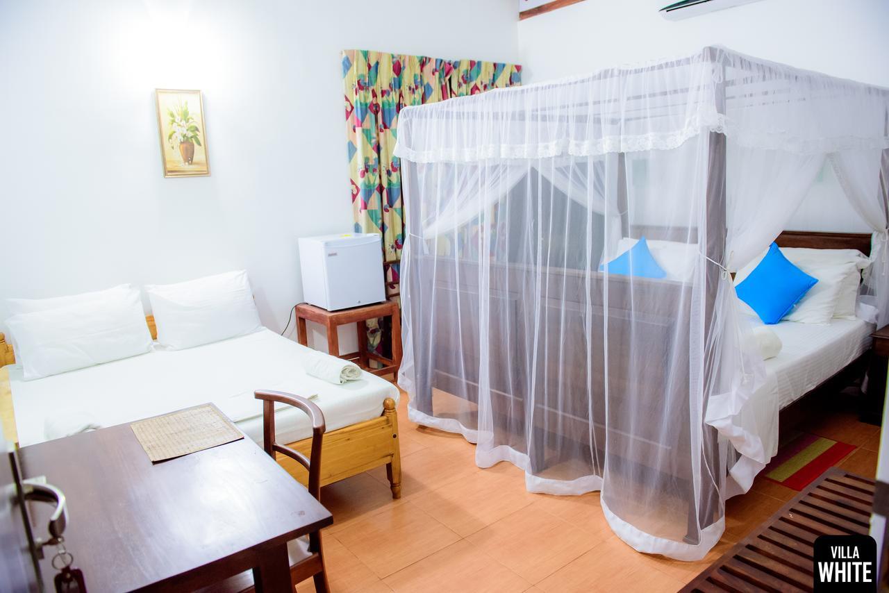 Villa White Hikkaduwa Buitenkant foto